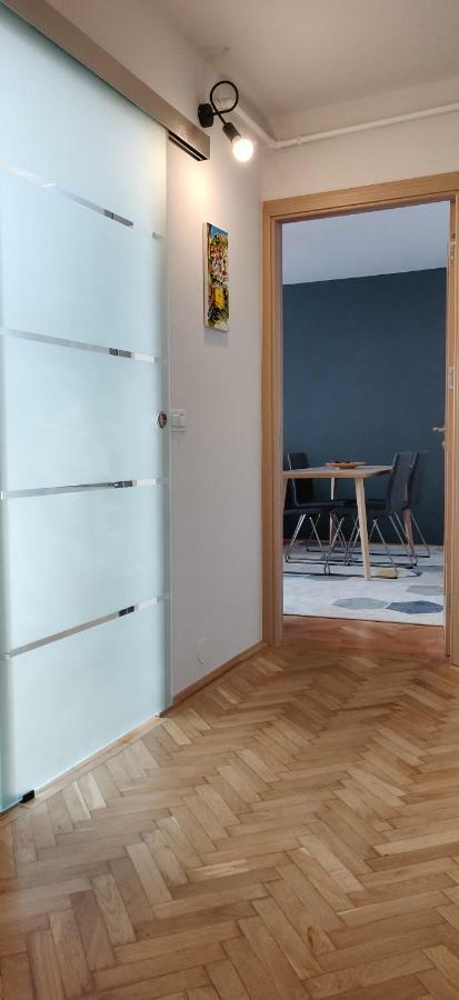 Modern And Cozy Apartment Piteşti Exterior foto