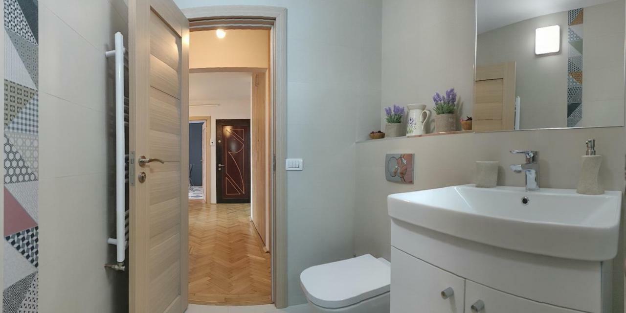 Modern And Cozy Apartment Piteşti Exterior foto