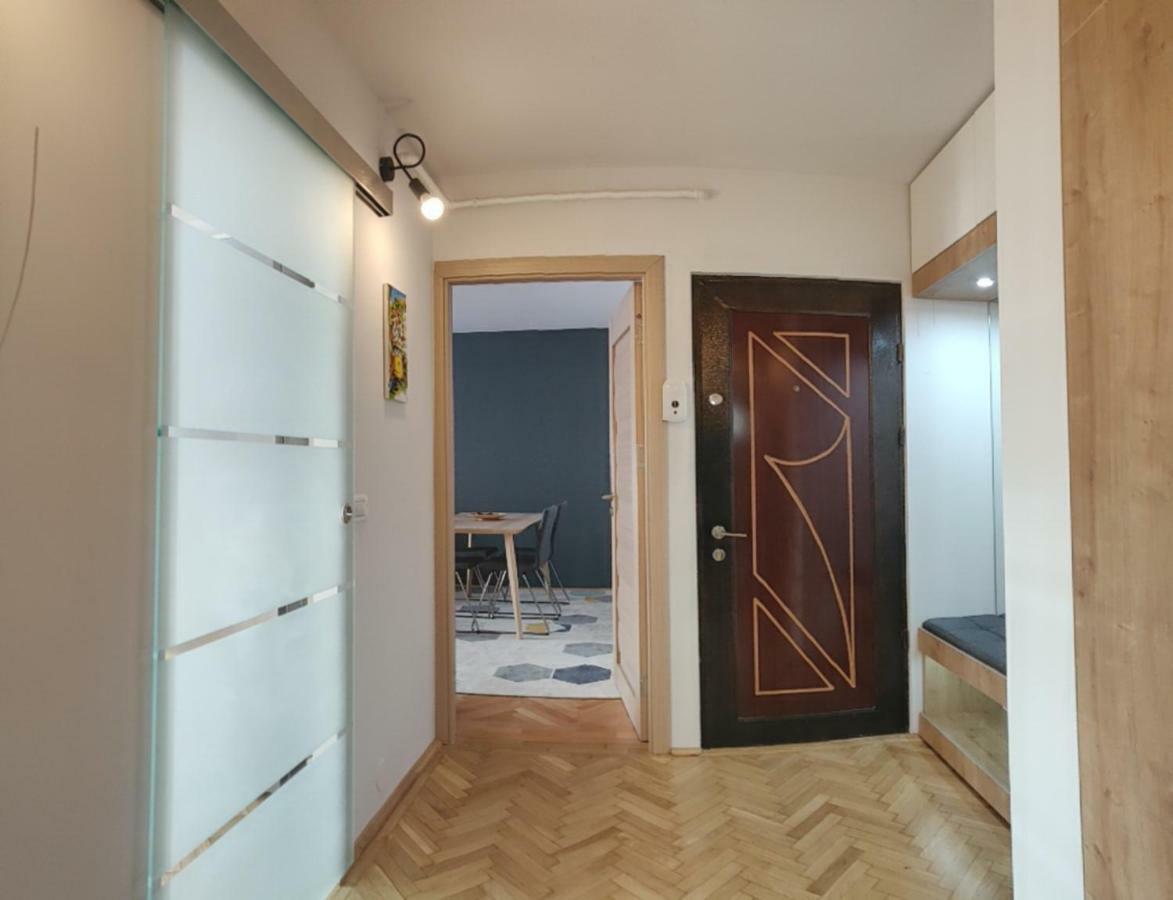 Modern And Cozy Apartment Piteşti Exterior foto